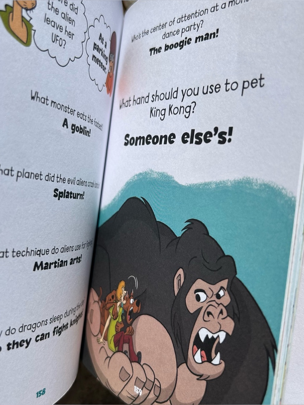 🩶5/$30 Scooby-Doo's Laugh-Out-Loud Jokes! Children’s Joke Book - Picture 8 of 11